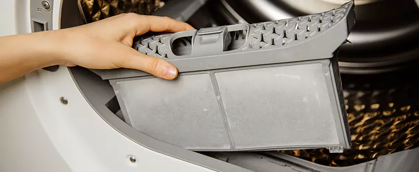 Signs Of A Clogged Dryer Lint Trap in Columbus, Mississippi